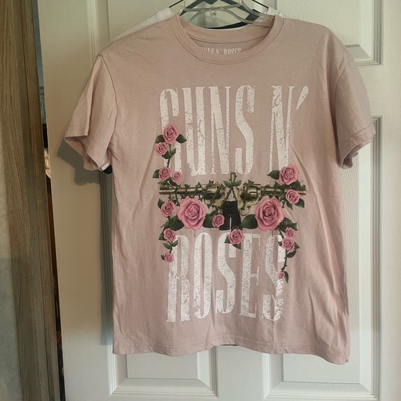 Guns N’ Roses Tops - Guns N’ Roses Tee Shirt